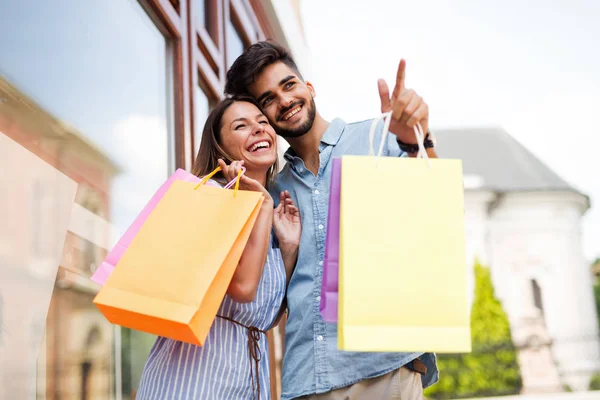 Feliz Casal Amoroso Atraente Desfrutar Passar Tempo Compras Juntos — Fotografia de Stock