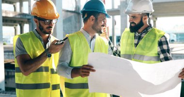 İnşaat Mühendisleri birlikte site oluşturma çalışma portresi