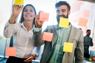 mimar ve iş adamları birlikte çalışma grubu