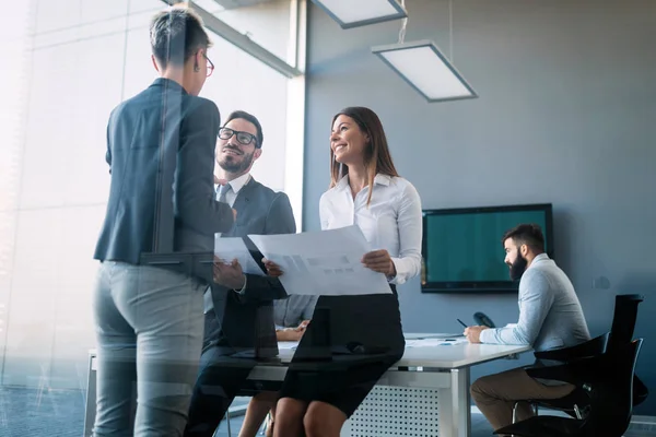 Grupo Arquitectos Empresarios Trabajando Juntos — Foto de Stock