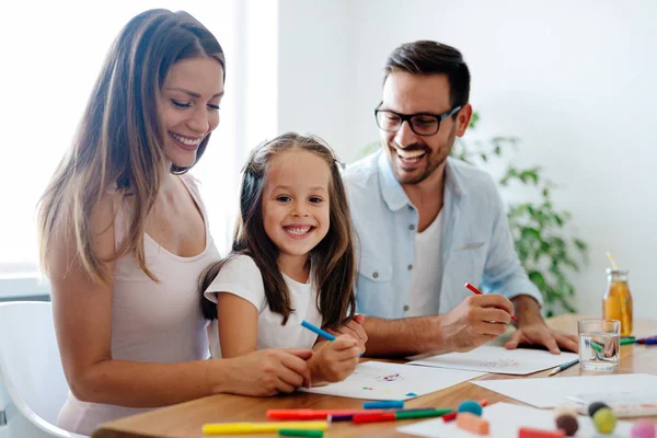 Felice Famiglia Trascorrere Del Tempo Divertente Insieme Casa — Foto Stock