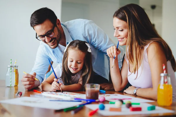 Felice Famiglia Trascorrere Del Tempo Divertente Insieme Casa — Foto Stock