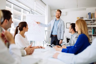 Sunu ve Office iş adamları tarafından işbirliği