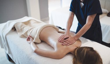 Profesyonel masör terapist masaj hasta sağlık Spa