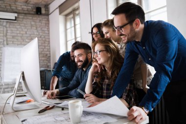 Office birlikte proje üzerinde çalışmaya Genç Mimarlar