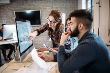 Office birlikte proje üzerinde çalışmaya Genç Mimarlar