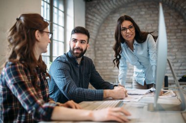 Office birlikte proje üzerinde çalışmaya Genç Mimarlar