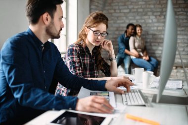 Office birlikte proje üzerinde çalışmaya Genç Mimarlar