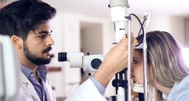 Göz hastalıkları kavramı. Hasta göz görme muayene görme Oftamolojik Kliniği