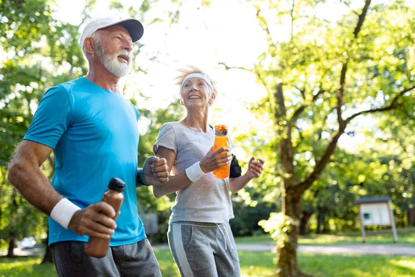 Zdravý Dospělý Pár Ranní Jogging Parku — Stock fotografie