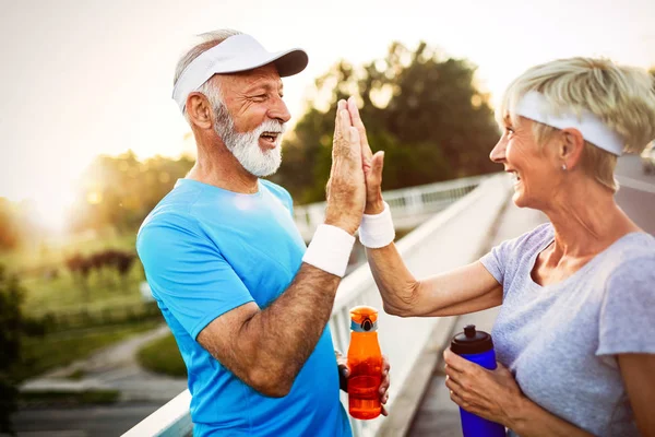 Beau Couple Sénior Jogging Dans Nature Vivant Bonne Santé — Photo