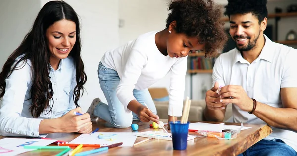 Gelukkige Familie Tekening Tijd Doorbrengen Samen Thuis — Stockfoto