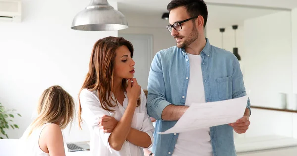 Gruppo Giovani Architetti Che Lavorano Insieme Progetto — Foto Stock