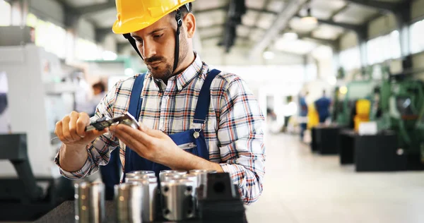 Trabalhador Industrial Fábrica Que Trabalha Indústria Fabricação Metal — Fotografia de Stock