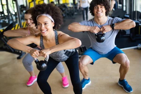 Grupo Jóvenes Deportistas Entrenamiento Gimnasia — Foto de Stock