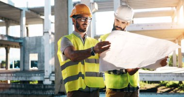 İnşaat Mühendisleri birlikte site oluşturma çalışma portresi