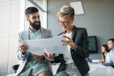 mimar ve iş adamları birlikte çalışma grubu