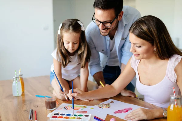 Gelukkige Familie Uitgaven Leuke Tijd Samen Thuis — Stockfoto