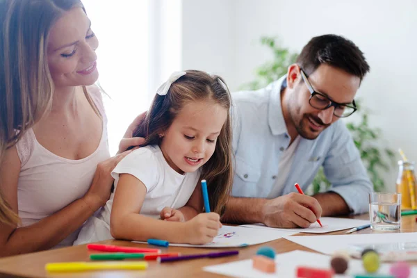 Felice Famiglia Trascorrere Del Tempo Divertente Insieme Casa — Foto Stock