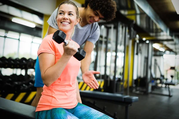 Personal Trainer Helping Woman Reach Goals Gym — Stock Photo, Image