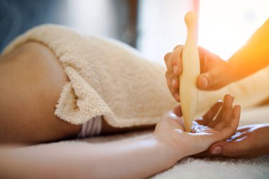 El ve palm spa Resort terapisti tarafından Masaj