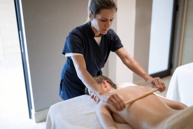 Masör masöz sağlık Resort Masaj Terapisi verilmesi