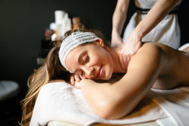 Ve gençleştirici masaj zevk güzel genç kadın