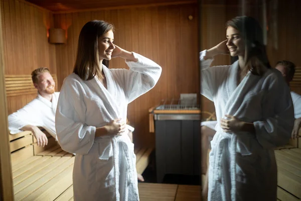 Schöne Menschen Bademänteln Der Sauna Kurort — Stockfoto