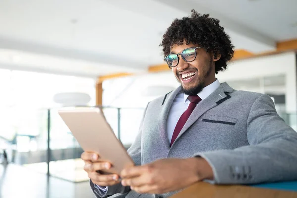 Smiling Portrait Black Businessman Touchscreen Tablet Device Business Suit — Stock Photo, Image