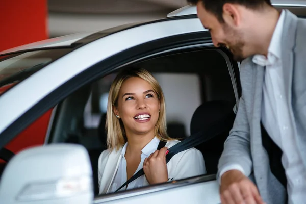 Handsome Young Salesman Car Dealership Selling Vehichles — Stock Photo, Image