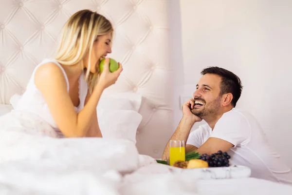 Young Happy Couple Having Having Romantic Times Bedroom — Stock Photo, Image