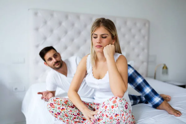 Joven Pareja Infeliz Teniendo Problemas Relación — Foto de Stock