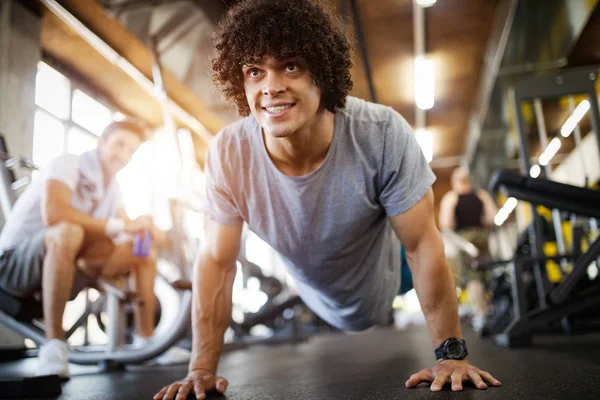 Esporte Fitness Musculação Estilo Vida Conceito Pessoas Homem Exercitando Exercitar — Fotografia de Stock