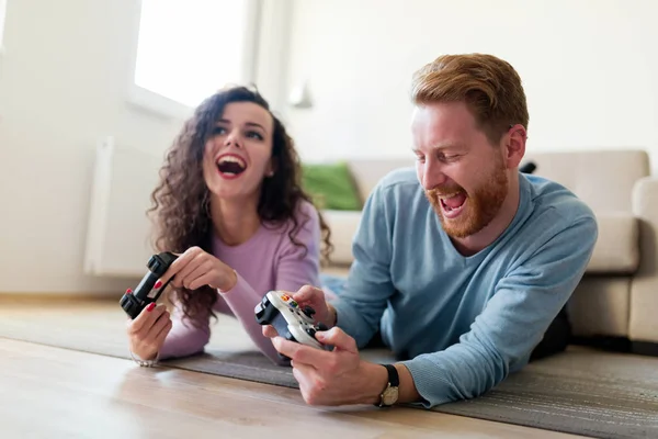 Young Attractive Happy Couple Playing Video Games Home — Stock Photo, Image