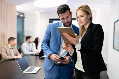 Tablet modern Office birlikte çalışma çekici çift
