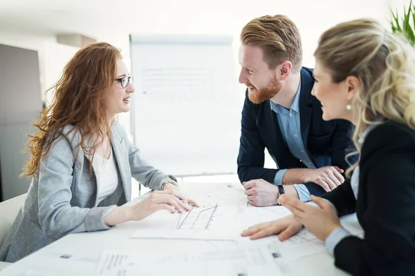 Gruppo Architetti Uomini Affari Che Lavorano Insieme Fanno Brainstorming — Foto Stock