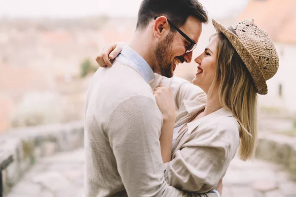 Amor Verdadero Almas Gemelas Íntimas Parque Comprometido Feliz —  Fotos de Stock