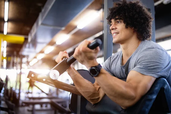 Fit Healthy Man Exercising Modern Gym — Stock Photo, Image