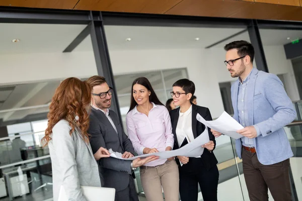 Grupo Arquitetos Empresários Que Trabalham Juntos Fazem Brainstorming — Fotografia de Stock