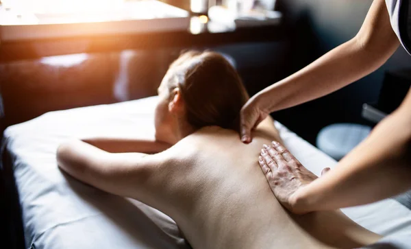 Mulher Saudável Bonita Spa Recreação Saúde Massagem Cura — Fotografia de Stock