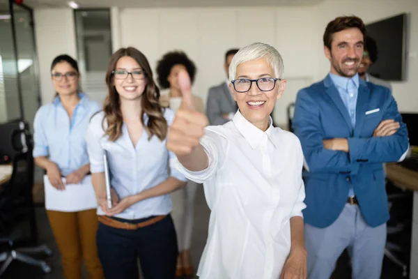 Affärsteam Firar Ett Bra Jobb Det Moderna Kontoret — Stockfoto