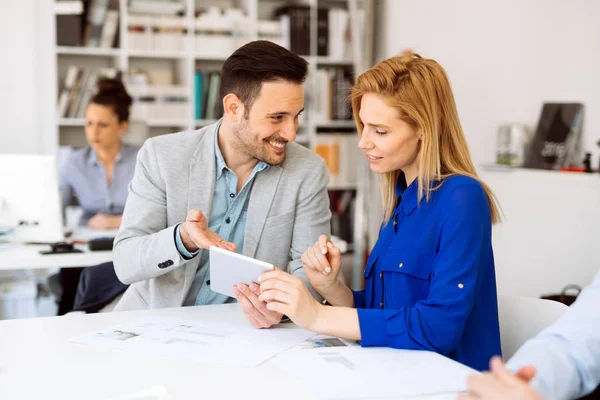 Reunión Negocios Lluvia Ideas Oficina Moderna — Foto de Stock