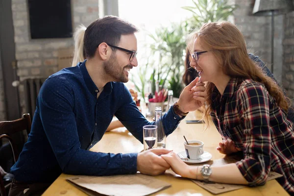 Bild Von Jungen Geschäftskollegen Der Pause Café — Stockfoto