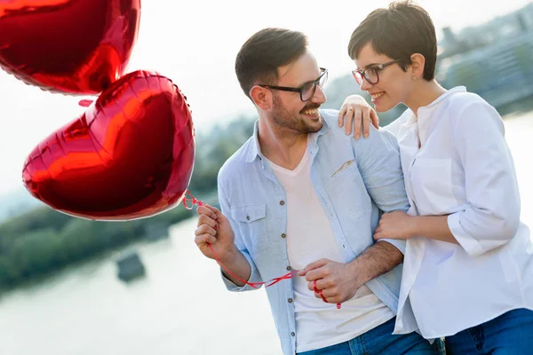 Junges Verliebtes Paar Beim Dating Und Valentinstag Freien — Stockfoto