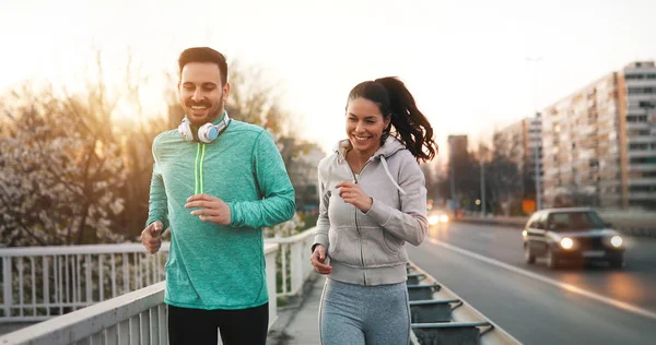 Happy Friends Fitness Training Together Outdoors Living Active Healthy Lifestyle — Stock Photo, Image