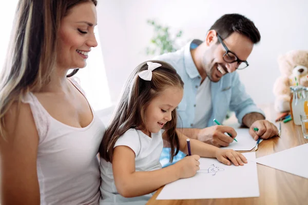 Gelukkige Familie Plezier Tijd Samen Thuis — Stockfoto