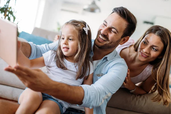 Gelukkige Familie Plezier Tijd Samen Thuis — Stockfoto