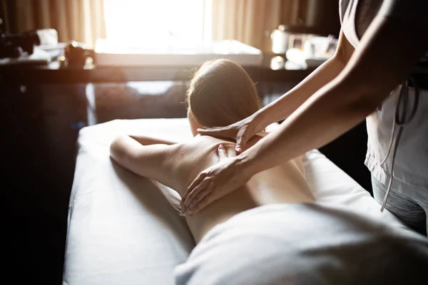 Happy Woman Relaxing Receiving Massage Salon — Stock Photo, Image
