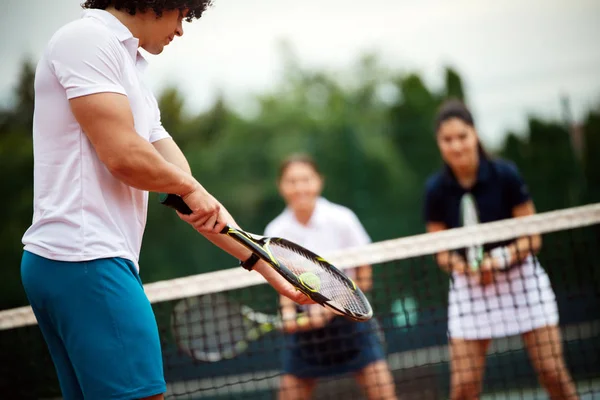Des Gens Forme Jouant Tennis Ensemble Concept Sportif — Photo