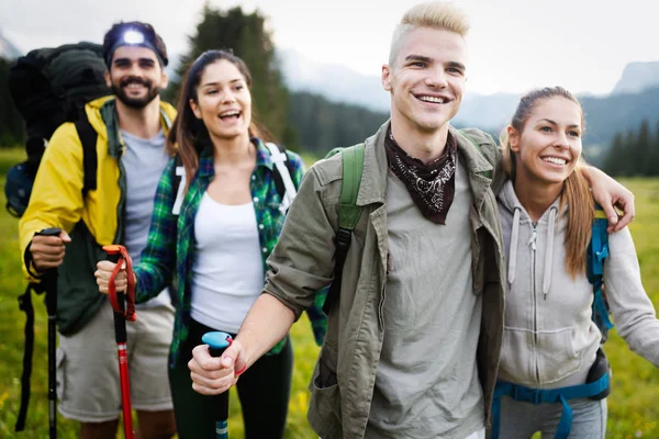 Group Hikers Walking Mountain — Stock Photo, Image